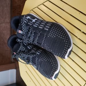 Under Armour Men's Threadbone Slingflex Running Shoes